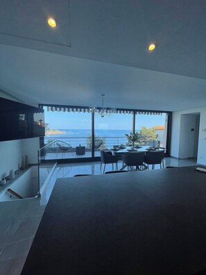 Dining - Spacious 3-bedroom Villa in marvelous Cap-d'Ail with AC (Cap-d'Ail)