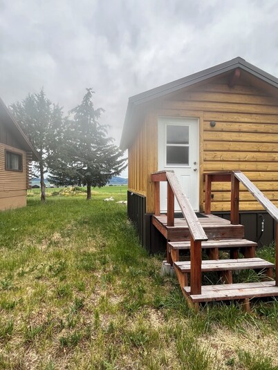 Quiet studio cabin in Grover perfect for a cozy getaway all year