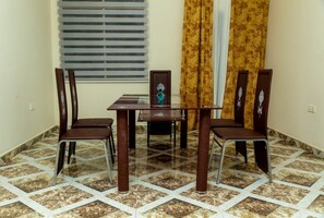 Interior - Charming 3-bedroom apartment with AC in lively Ejisu Besease-Jamasi (ejisu)
