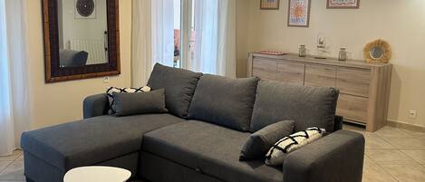 Smart TV, fireplace, table tennis, books