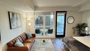 Unclassified image, 4 of 12, button - Luxury stay in heart of W Hollywood with free parking & pool (West Hollywood)