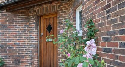 Huge Peaceful 3Bed With FREE Parking
