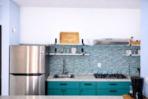 Private kitchen - 2Bdrm condo Steps to the Pool, Full Kitchen, Puerto Morelos (Q.R.)