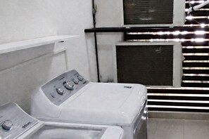 Interior - 2Bdrm condo Steps to the Pool, Full Kitchen, Puerto Morelos (Q.R.)