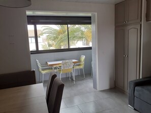 Dining - BEAUTIFUL APARTMENT IN SAINT-CYPRIEN PLAGE—Sleeps 6 (Saint-Cyprien)