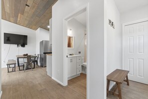 Dining - Terrific 2-bedroom cabin in charming Summerhaven getaway (Summerhaven)