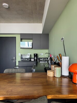 Private kitchen - Cozy apartment with Funky vibes and a beautiful view of San José city (San José)