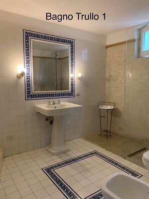 Bathroom - Vrbo Property (Gagliano del Capo)