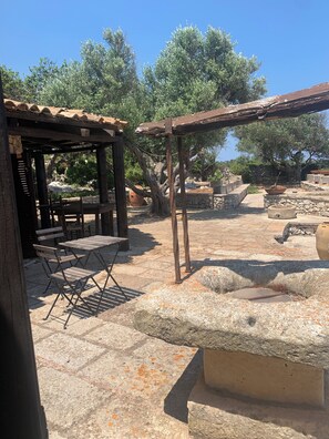 Outdoor dining - Vrbo Property (Gagliano del Capo)