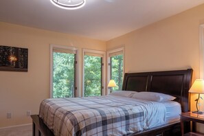 4 Schlafzimmer, Bügeleisen/Bügelbrett, WLAN, Bettwäsche