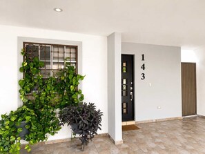 Exterior detail - Entire House | Escobedo | North Monterrey (Ciudad General Escobedo)