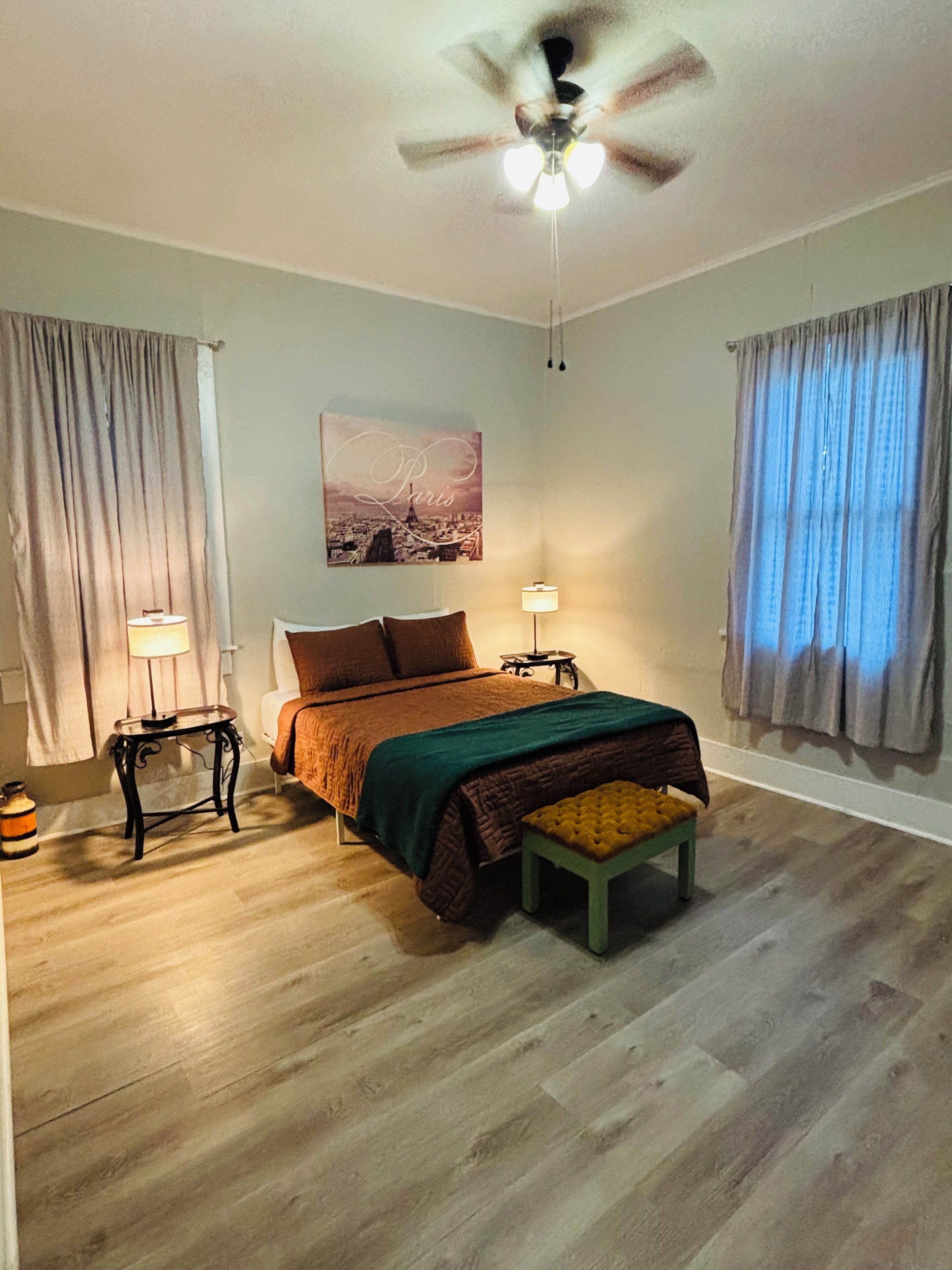 2 bedrooms, WiFi (free), bed sheets