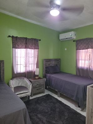 2 bedrooms, iron/ironing board, WiFi - LIGHT HOUSE
Home away from Home. 
2 Bedroom 3 Beds
2 Bathroom  (Discovery Bay)