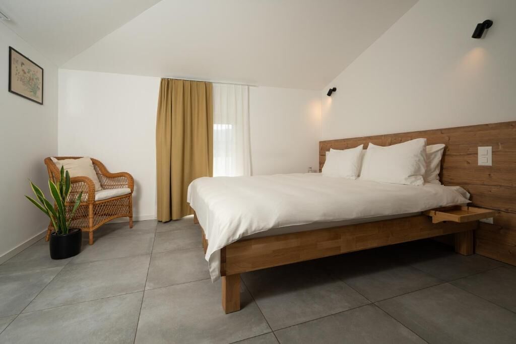 Classic Double Room | Free WiFi