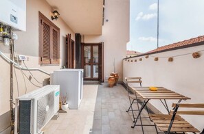 Outdoor dining - Vrbo Property (Milano)