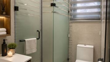 Deluxe Suite, Hill View | Bathroom | Shower, towels, soap, shampoo