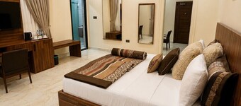 Agyenim Grand Hotel