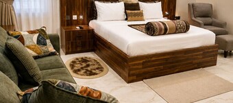 Agyenim Grand Hotel