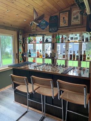 Bar (in der Unterkunft)