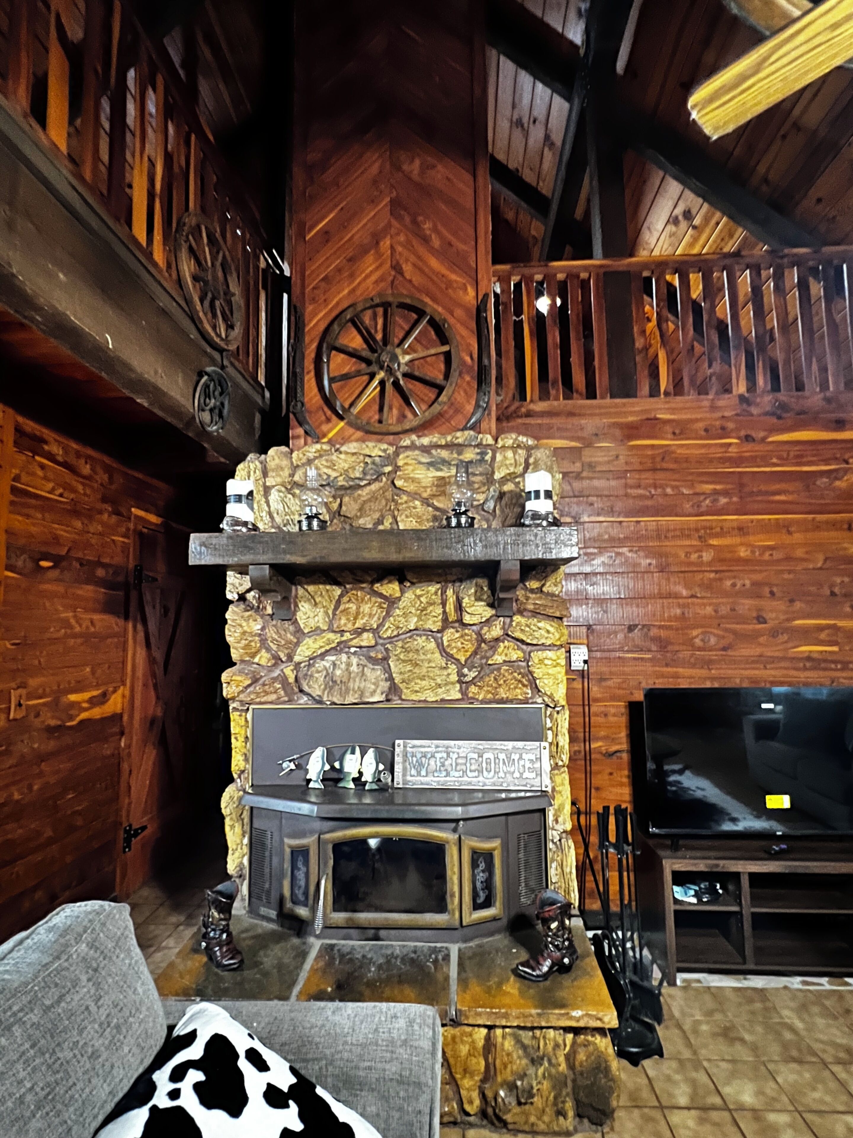 4-bedroom Cabin On The Lake With Fire Pit, Grill, Family Games, Fishing Poles - Louisiana