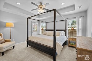 3 habitaciones, tabla de planchar con plancha, wifi y ropa de cama 