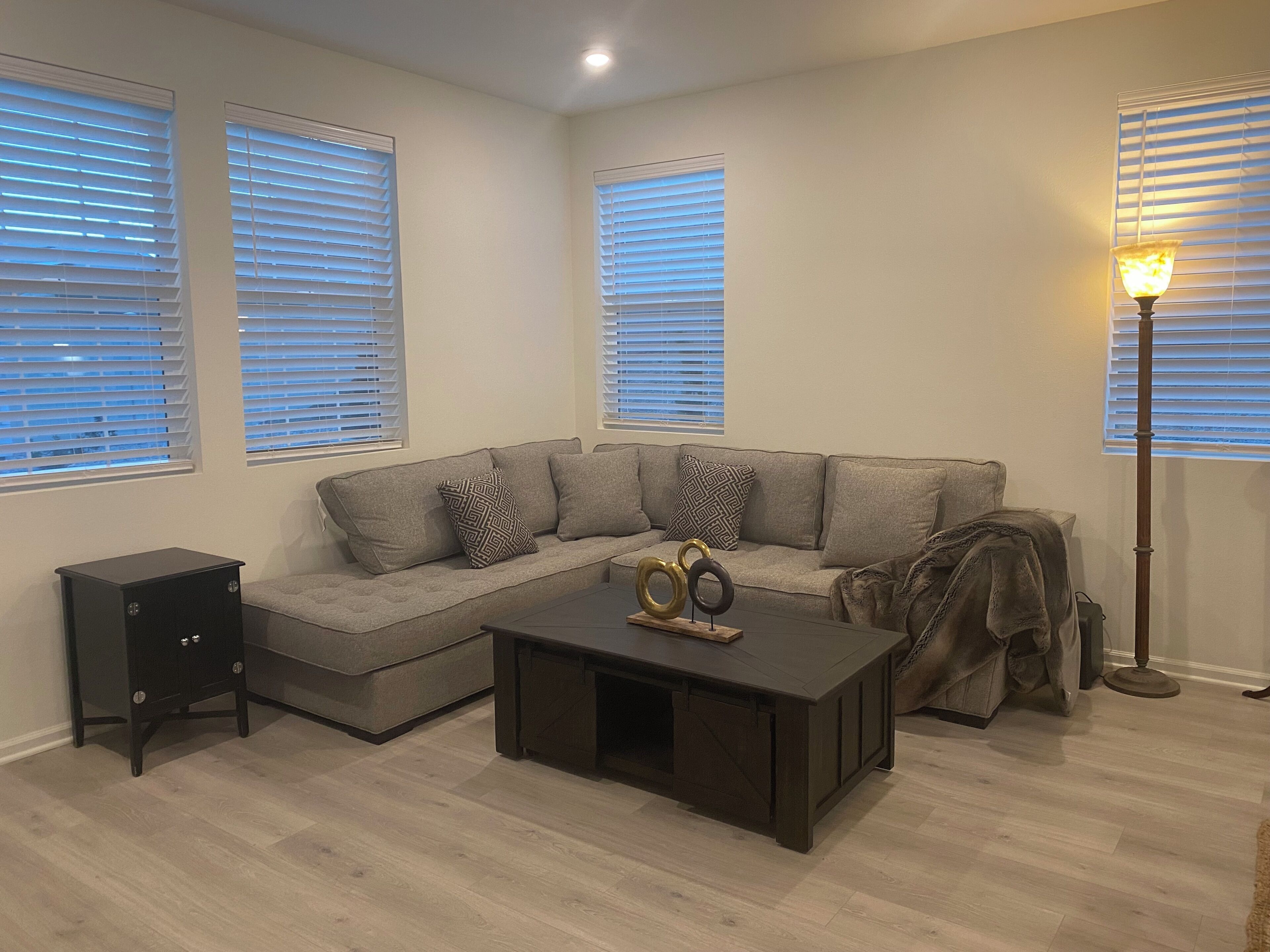 Home Away From Home/beautiful 3-bedroom House In Charming Palmdale - 棕櫚谷