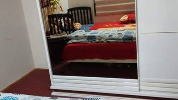 Iron/ironing board, WiFi, bed sheets