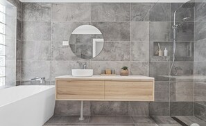 Shower, towels, soap, toilet paper - Aquablue Holiday Home, Port Stephens - Heated 10 Person Spa & Tropical Pool (Corlette)