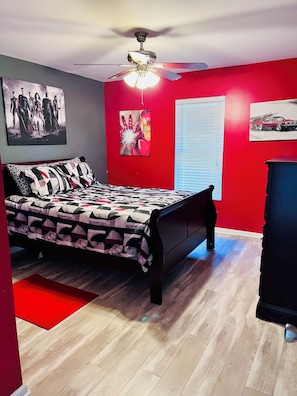 5 bedrooms, iron/ironing board, free WiFi, bed sheets