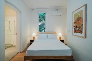 1 habitación, tabla de planchar con plancha, wifi gratis y ropa de cama 