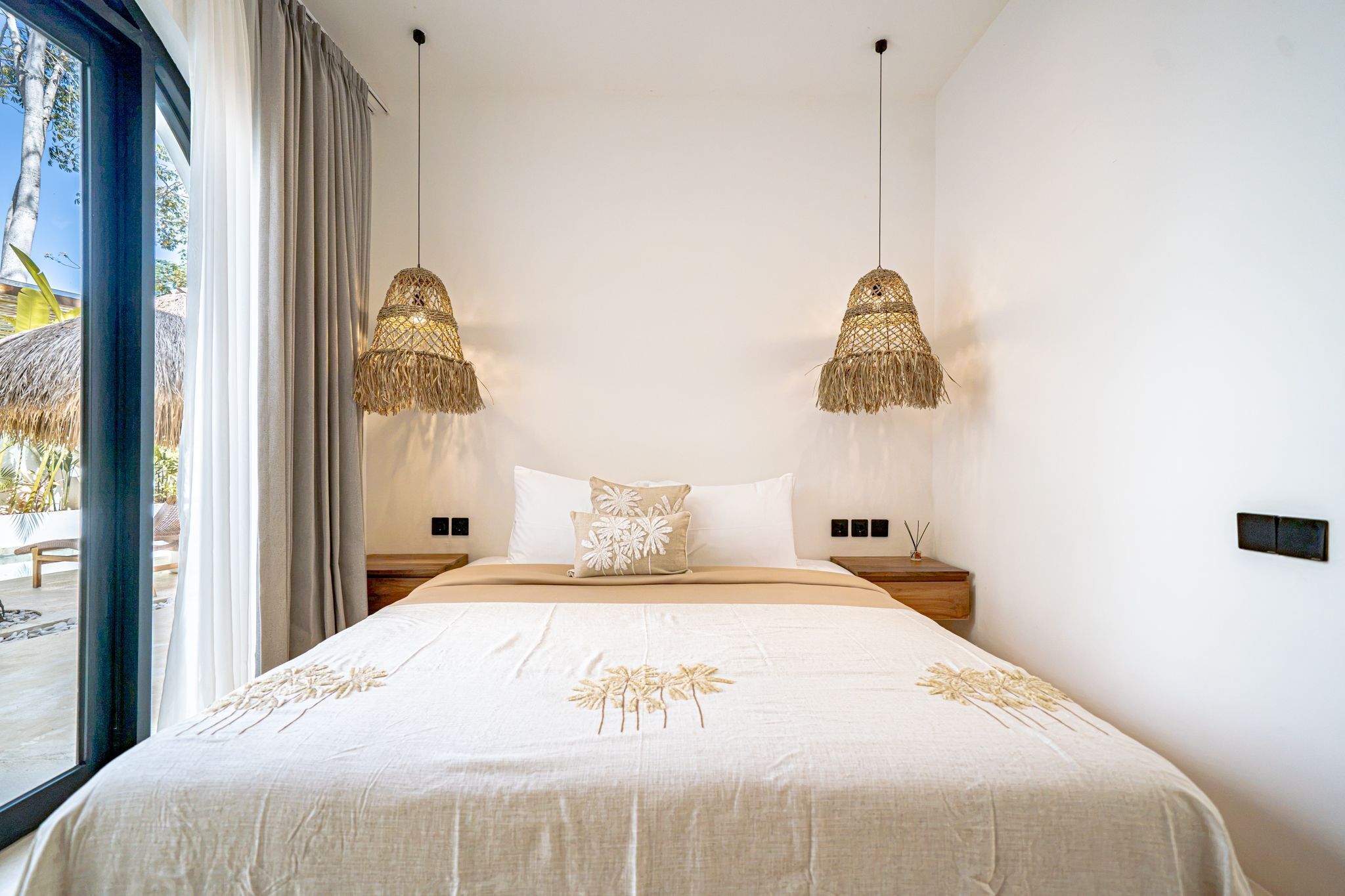 Vila Mewah, 3 kamar tidur, pemandangan kolam renang | Seprai katun Mesir, seprai premium, brankas, dan meja kerja