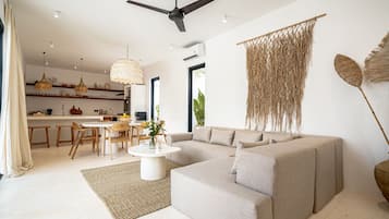 Luxury Villa, 3 Bedrooms, Pool View | Ruang tamu