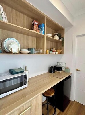 Private kitchen - AS NEW Relaxing and quiet space with Country Views (Cumbalum)