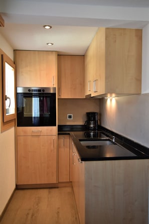Fridge, oven, dishwasher, cookware/dishes/utensils - Zur Heimat, (Grächen), by Interhome (Grächen)