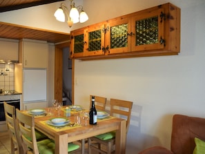 Dining - Zur Heimat, (Grächen), by Interhome (Grächen)