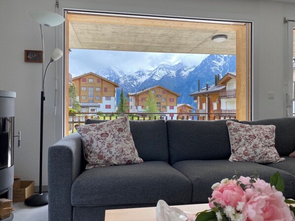 Fernseher, Kamin