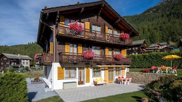 Esterni