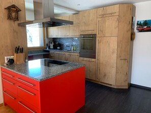 Fridge, oven, dishwasher, cookware/dishes/utensils - Elite, (Grächen), by Interhome (Grächen)