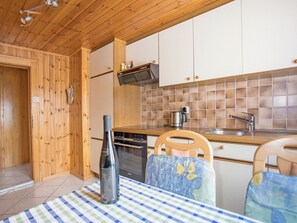 Kühlschrank, Kochgeschirr/Geschirr/Besteck