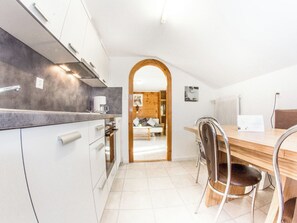 Kühlschrank, Kochgeschirr/Geschirr/Besteck