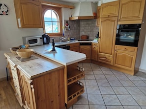 Fridge, microwave, oven, dishwasher - Sierra Vista 16, (Grächen), 5003 by Interhome (Grächen)