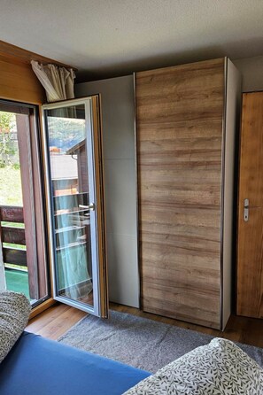 2 Schlafzimmer, Internetzugang