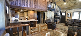 Peaceful 2-bedroom cabin in wonderful Creede Colorado for a relaxing stay.