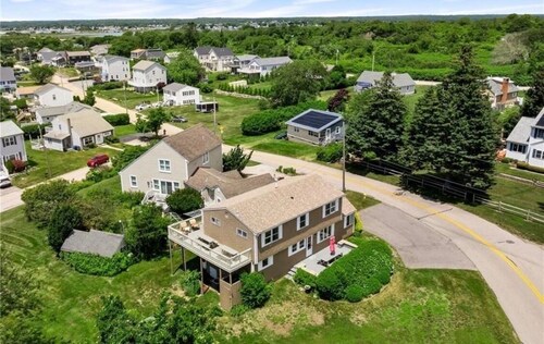 NEW! Saltaire Retreat - Walk to Beach - Beautiful Sand Hill Cove