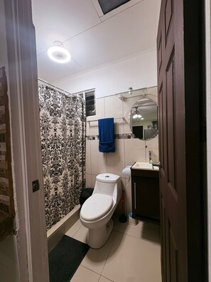 Bathroom - Get away to Jacó, Puntarenas, Costa Rica (Jacó)