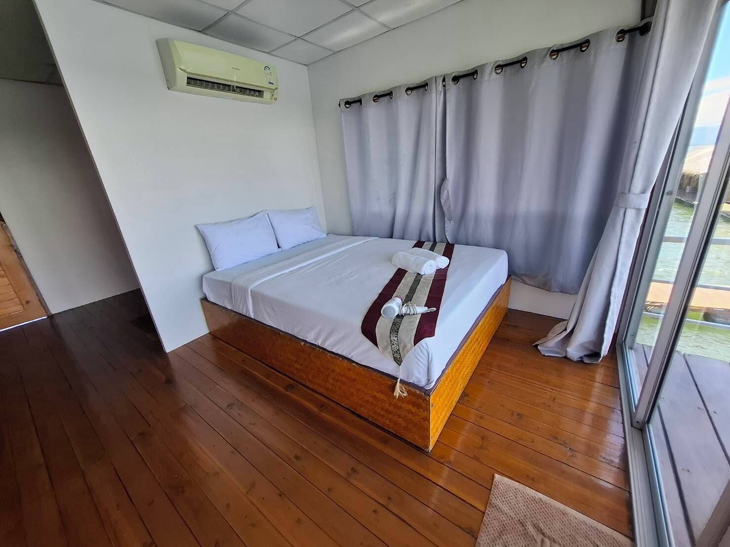 Raft Double Room (Upper floor) | Wi-Fi gratuito