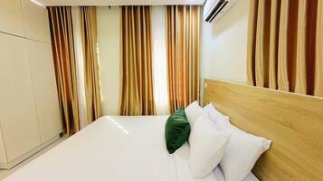 WiFi, bed sheets