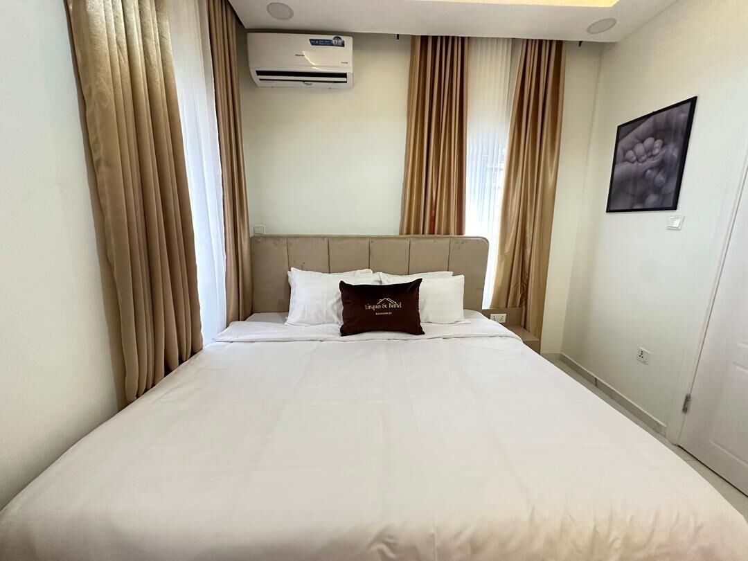 WiFi, bed sheets
