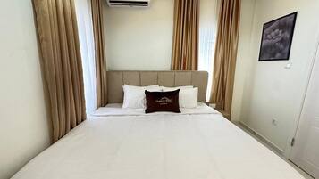 WiFi, bed sheets