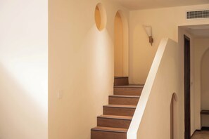 Superior Suite, Mountain View | Interior - Evening Mountain Hot Spring Homestay (Chengdu)